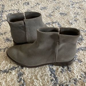 Johnston & Murphy booties